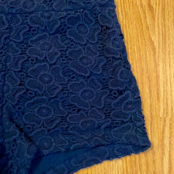 High Waisted Navy Crochet Hot Shorts - Picture 2 of 3